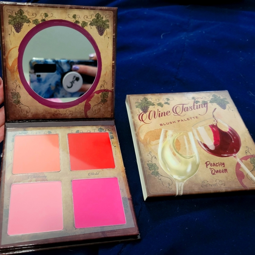 NWOT Wine Time Blush Palette